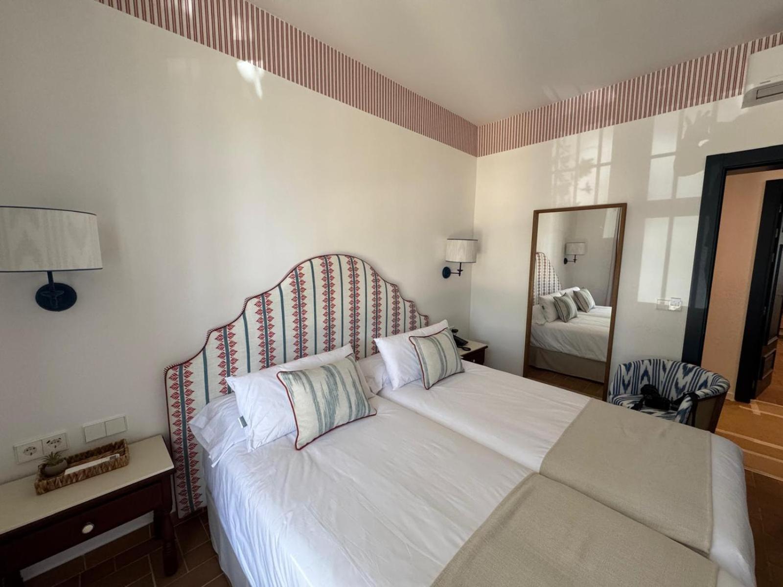 Hotel Toruno Del Rocio El Rocío Екстериор снимка