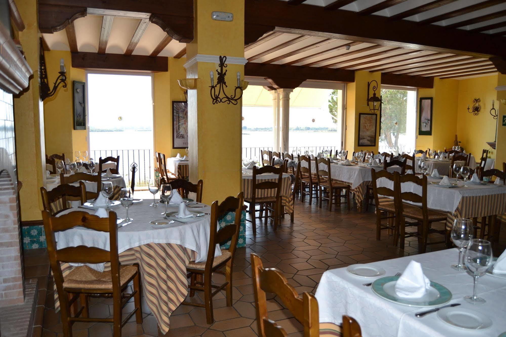 Hotel Restaurante Toruno El Rocío Екстериор снимка